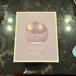 FOREO Luna Mini 2 Plus in Vibrant Purple